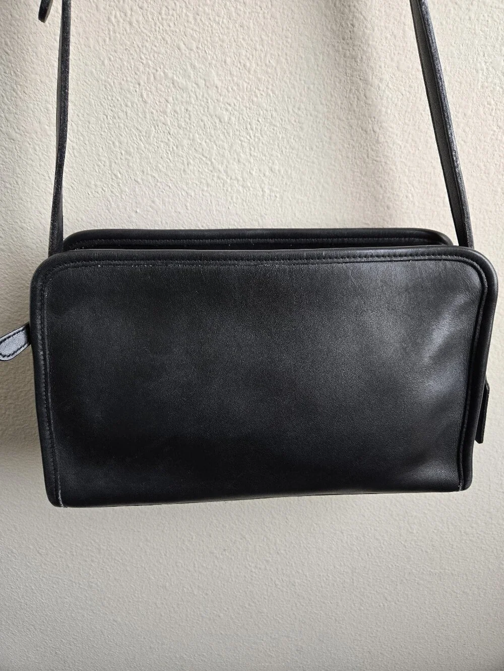 Coach Sutton 9814 Black Bag Purse Leather Vintage Has Hangtag Brass